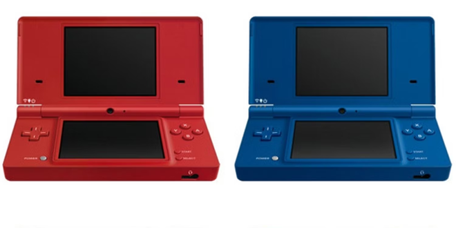 console portable Nintendo DSi avec caméra intégrée