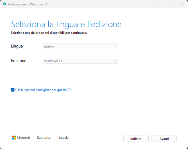 Selezione di lingua, edizione e architettura di Windows 11 nel Media Creation Tool