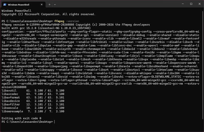 Terminale di Windows che restituisce numero di versione e opzioni di compilazione di FFmpeg