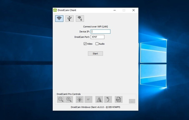 Programma desktop di DroidCam su Windows con i campi per indirizzo IP e porta del telefono